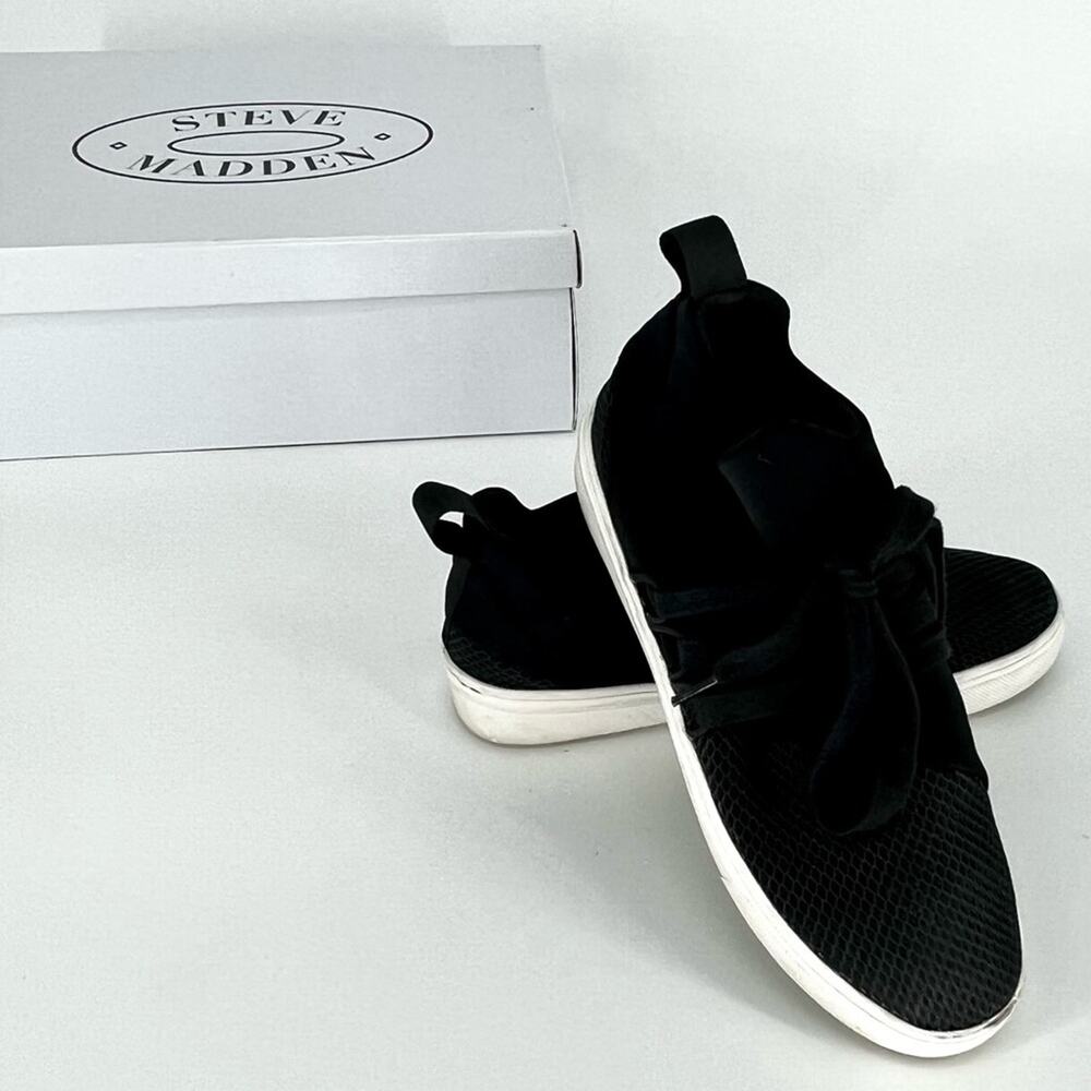 Steve Madden Lancer Pull On Sneaker with Laces Black Size 6.5 - Picture 2 of 16